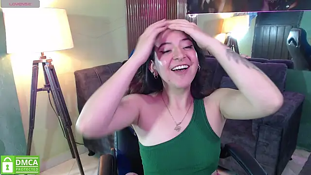 Snapshot of justkarlitaa chatting on March 27, 1:33 am justkarlitaa online show from March 27, 1:33 am