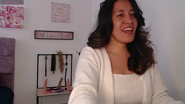 Snapshot of violeta_scott chatting on March 25, 2:01 pm violeta scott online show from March 25, 2:01 pm