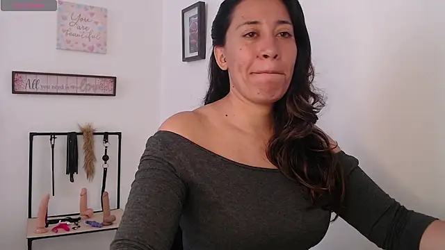 Snapshot of violeta_scott chatting on March 26, 2:44 pm violeta scott online show from March 26, 2:44 pm