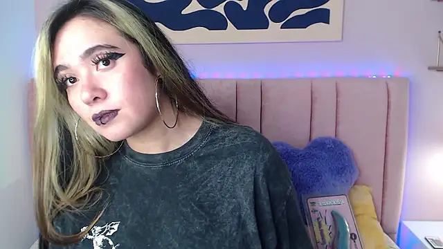 Snapshot of Liliith_Zeniith chatting on March 20, 12:15 am Liliith Zeniith online show from March 20, 12:15 am