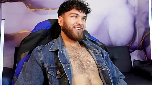 Snapshot of Oliver_Dallas1 chatting on April 11, 7:56 am Oliver Dallas1 online show from April 11, 7:56 am