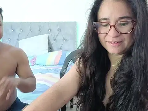 estrellajunior online show from May 5, 2:03 pm