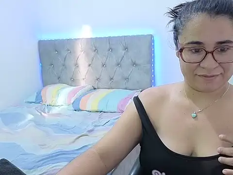 estrellajunior online show from June 12, 11:42 am