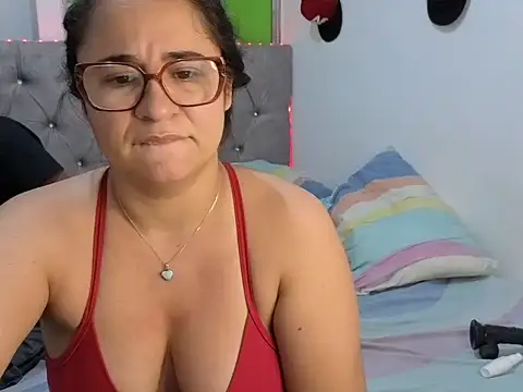 estrellajunior online show from June 17, 2:14 am