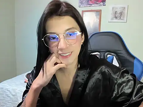 EvelinSerrato444 online show from April 17, 12:46 am