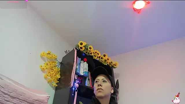 Snapshot of ItsAmara chatting on June 10, 12:59 pm ItsAmara online show from June 10, 12:59 pm