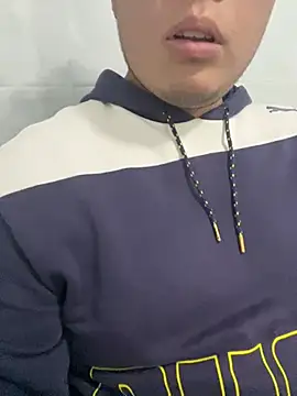 DanielZz69 online show from April 28, 1:48 am