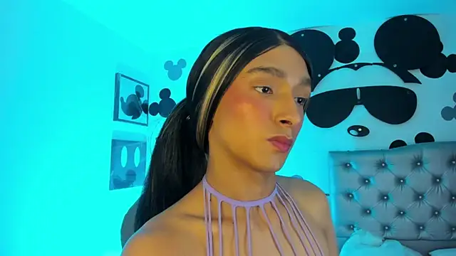 AdharaSkinny  online show from March 22, 9:45 am