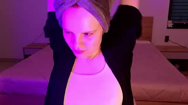 mollybossy online show from March 13, 11:22 pm