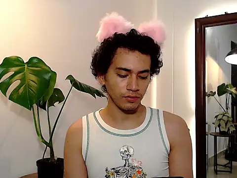 Snapshot of noahnoguera chatting on March 17, 1:03 pm noahnoguera online show from March 17, 1:03 pm