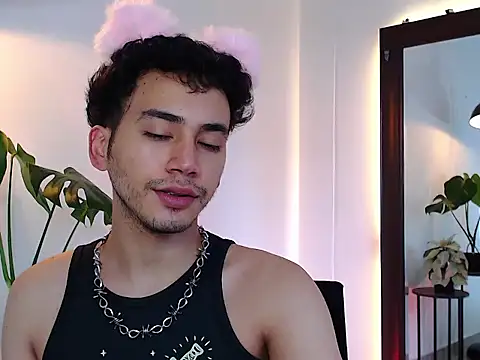 Snapshot of noahnoguera chatting on March 21, 1:26 pm noahnoguera online show from March 21, 1:26 pm