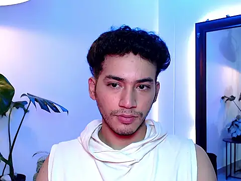 Snapshot of noahnoguera chatting on March 25, 2:56 pm noahnoguera online show from March 25, 2:56 pm