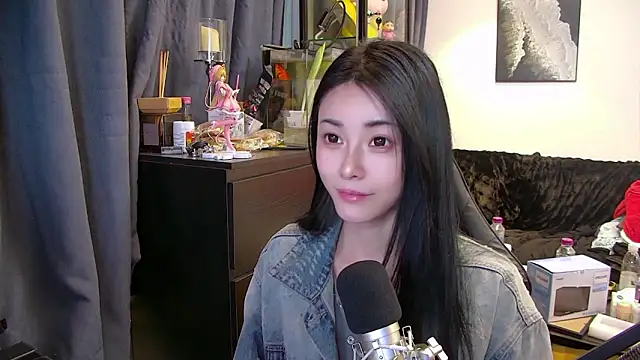 Snapshot of XiaoYuBao- chatting on March 13, 7:48 am XiaoYuBao- online show from March 13, 7:48 am