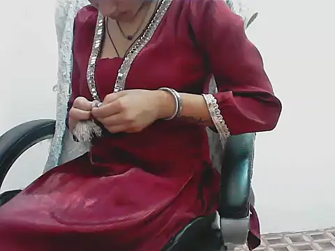 Snapshot of ragini_bby chatting on May 30, 3:03 am ragini bby online show from May 30, 3:03 am