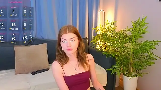 Snapshot of EvelynWilmor chatting on April 6, 4:46 am EvelynWilmor online show from April 6, 4:46 am