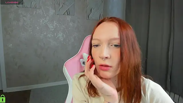 Naomiya-Lee online show from March 19, 8:51 am