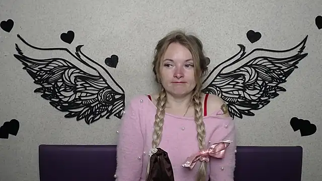 Snapshot of Nic0leDreams chatting on March 16, 6:06 am Nic0leDreams online show from March 16, 6:06 am