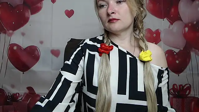 Snapshot of Nic0leDreams chatting on March 19, 5:50 pm Nic0leDreams online show from March 19, 5:50 pm