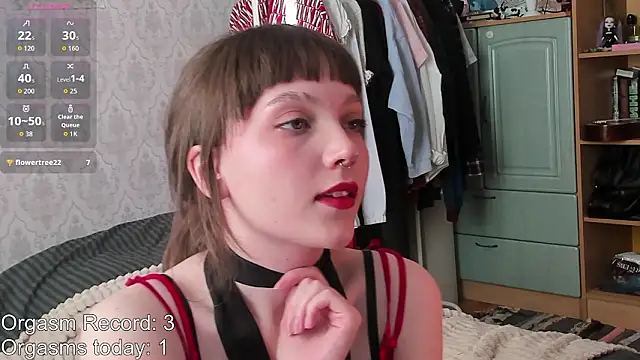 Snapshot of RileyNymph chatting on March 19, 12:09 pm RileyNymph online show from March 19, 12:09 pm