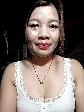 Yiyi102300 online show from March 28, 1:00 pm