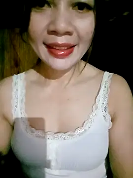 Yiyi102300 online show from May 10, 11:21 pm