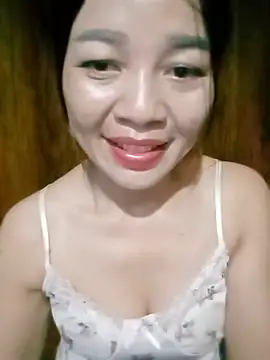 Yiyi102300 online show from May 27, 1:57 am