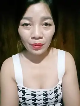 Yiyi102300 online show from May 27, 2:36 pm