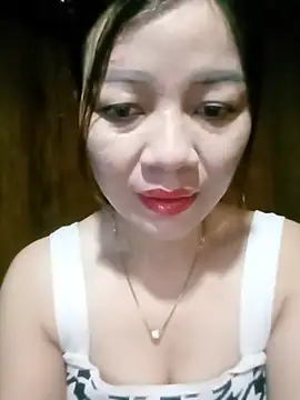 Yiyi102300 online show from June 14, 12:19 am