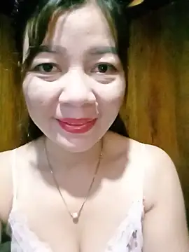 Yiyi102300 online show from June 18, 1:06 am
