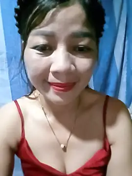 Yiyi102300 online show from July 4, 9:15 am
