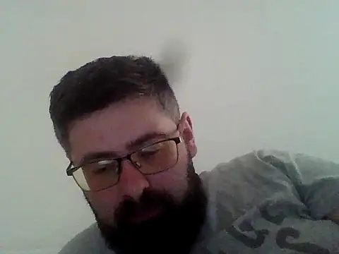 Snapshot of stefan3131 chatting on March 22, 8:18 am stefan3131 online show from March 22, 8:18 am