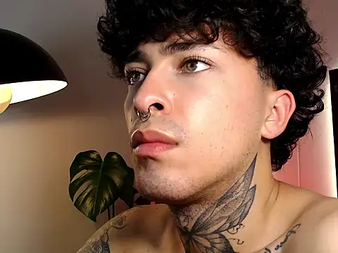 Snapshot of stevennavarro chatting on March 16, 5:44 am stevennavarro online show from March 16, 5:44 am