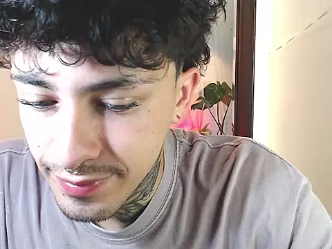 Snapshot of stevennavarro chatting on March 21, 8:19 am stevennavarro online show from March 21, 8:19 am