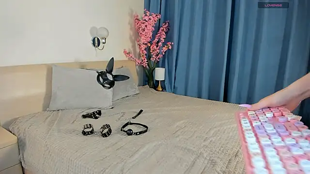 PeachMirth online show from March 18, 9:29 pm