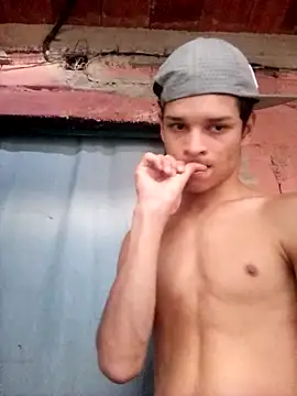 Snapshot of Max026_ chatting on March 13, 9:21 pm Max026 online show from March 13, 9:21 pm