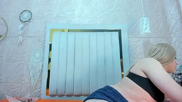 Snapshot of Sofia_Blakke chatting on March 18, 7:50 pm Sofia Blakke online show from March 18, 7:50 pm