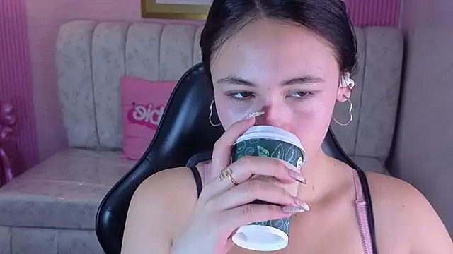 bonnie 1s online show from June 9, 12:39 pm