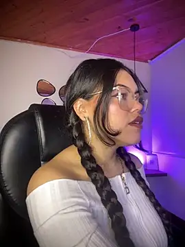 Snapshot of Valentine_pink chatting on March 20, 1:49 pm Valentine pink online show from March 20, 1:49 pm