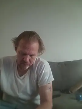 Snapshot of yourMasterisBored chatting on March 28, 2:27 pm yourMasterisBored online show from March 28, 2:27 pm
