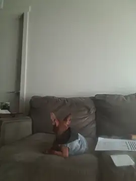 Snapshot of yourMasterisBored chatting on April 4, 4:37 pm yourMasterisBored online show from April 4, 4:37 pm