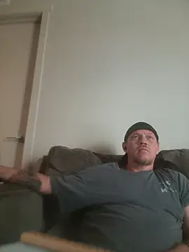 Snapshot of yourMasterisBored chatting on April 6, 4:52 pm yourMasterisBored online show from April 6, 4:52 pm