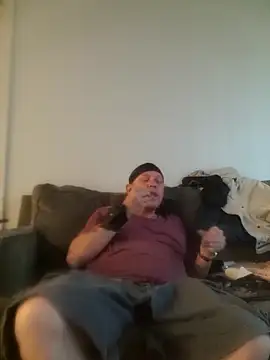 Snapshot of yourMasterisBored chatting on April 30, 10:36 pm yourMasterisBored online show from April 30, 10:36 pm