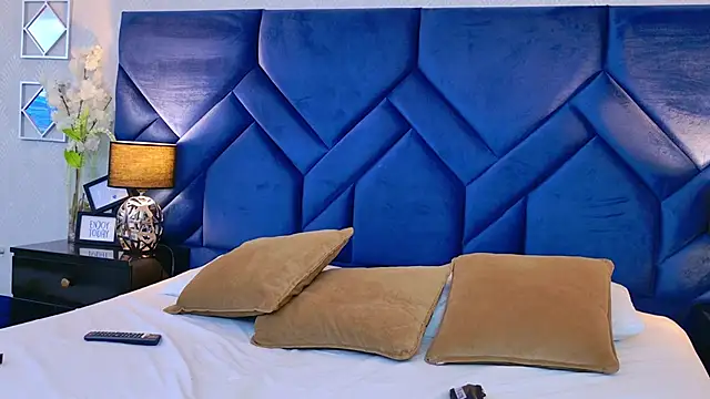 Snapshot of NahomiMorel chatting on March 20, 8:14 pm NahomiMorel online show from March 20, 8:14 pm