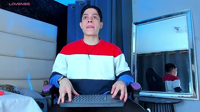 Snapshot of Edison_S chatting on March 21, 5:27 pm Edison S online show from March 21, 5:27 pm