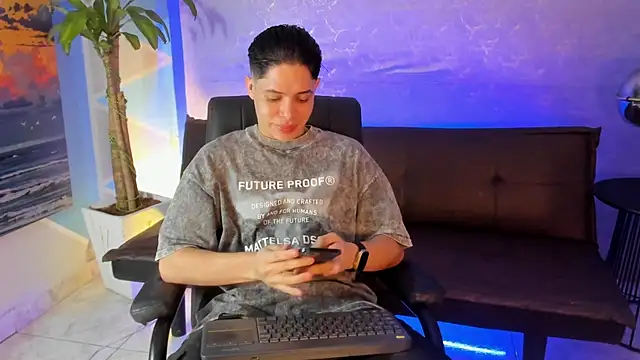 Snapshot of Edison_S chatting on March 26, 6:57 pm Edison S online show from March 26, 6:57 pm