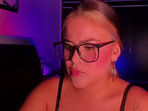 veronicabrown xxx online show from March 23, 4:16 am