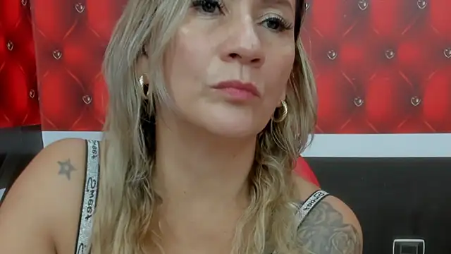 Snapshot of Saara_Bigboobs chatting on March 28, 9:03 pm Saara Bigboobs online show from March 28, 9:03 pm