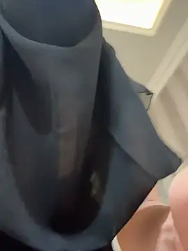 Snapshot of blackpeal1 chatting on March 28, 2:16 pm blackpeal1 online show from March 28, 2:16 pm