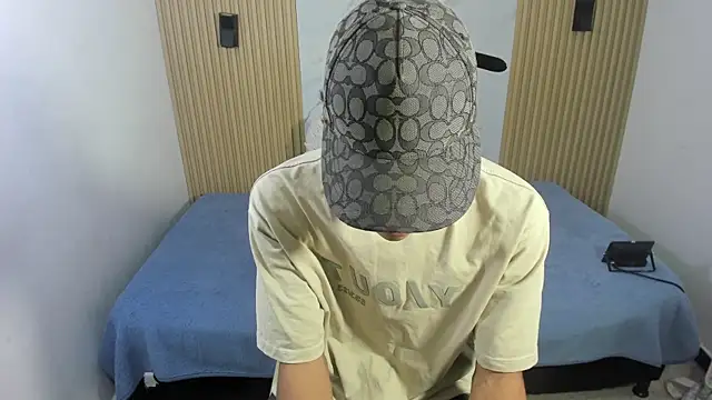 Im MatthewScott online show from March 27, 7:57 pm