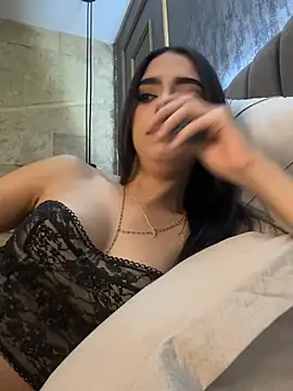 Maia antonelli online show from April 3, 12:30 am